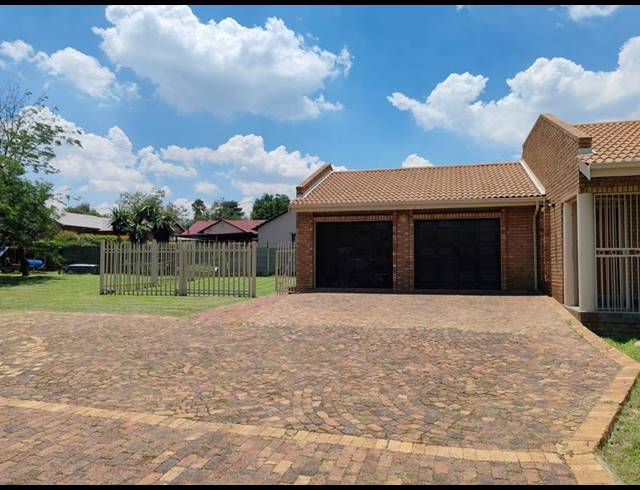 3 BEDROOM PROPERTY TO RENT IN BEYERS PARK